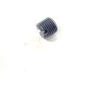 JUKİ DÜZ AYAK AYAR VİDASI SS